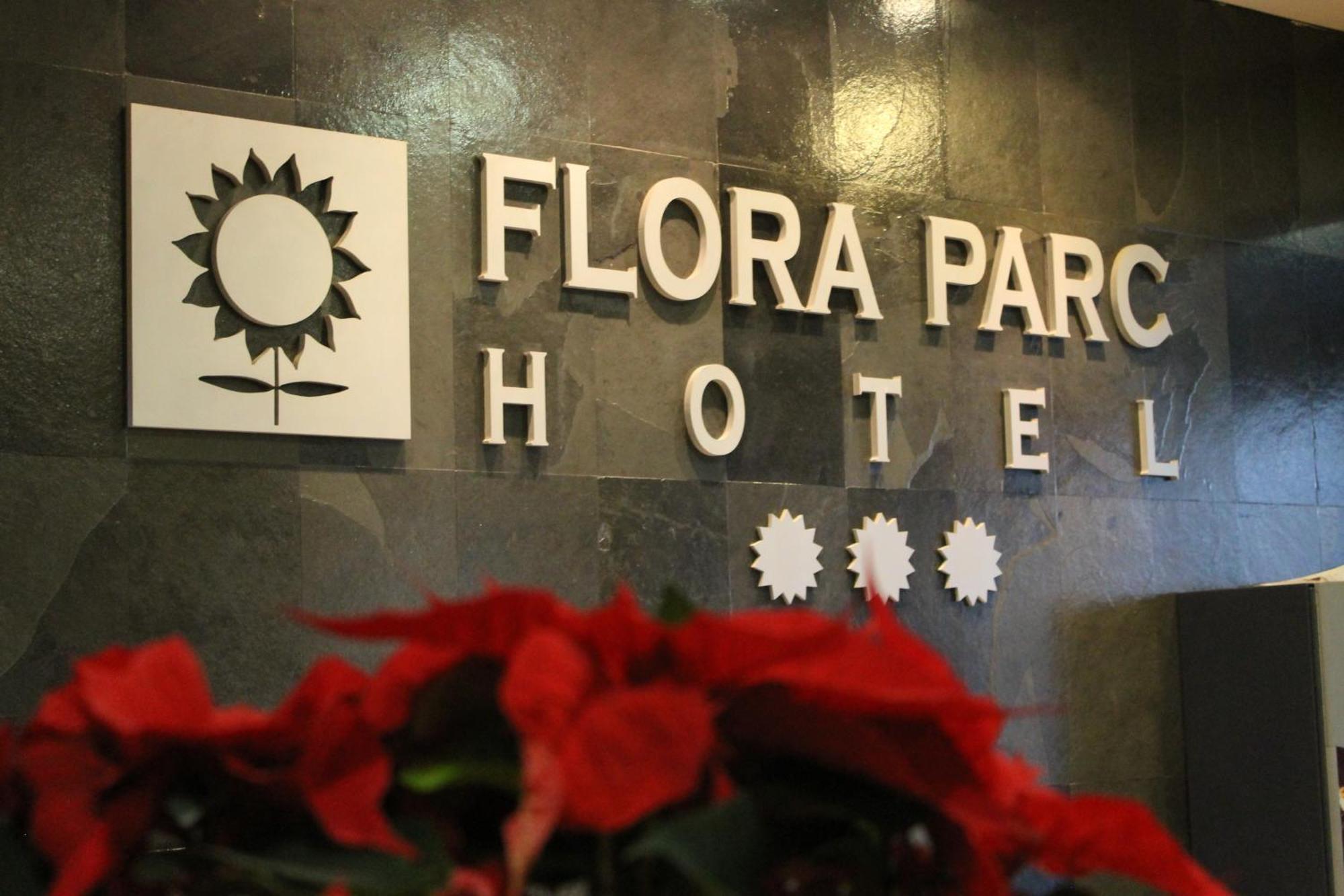 Hotel Flora Parc Castelldefels Eksteriør billede